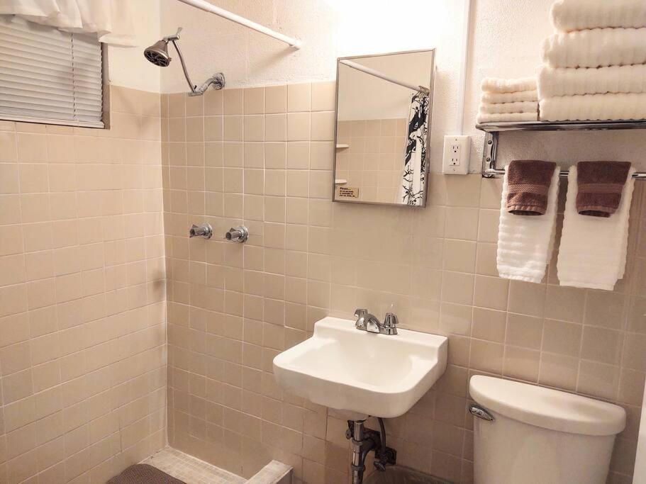 #02 - Unique Lakeside Studio Cottage- Pet Friendly Гот-Спрінґс Екстер'єр фото